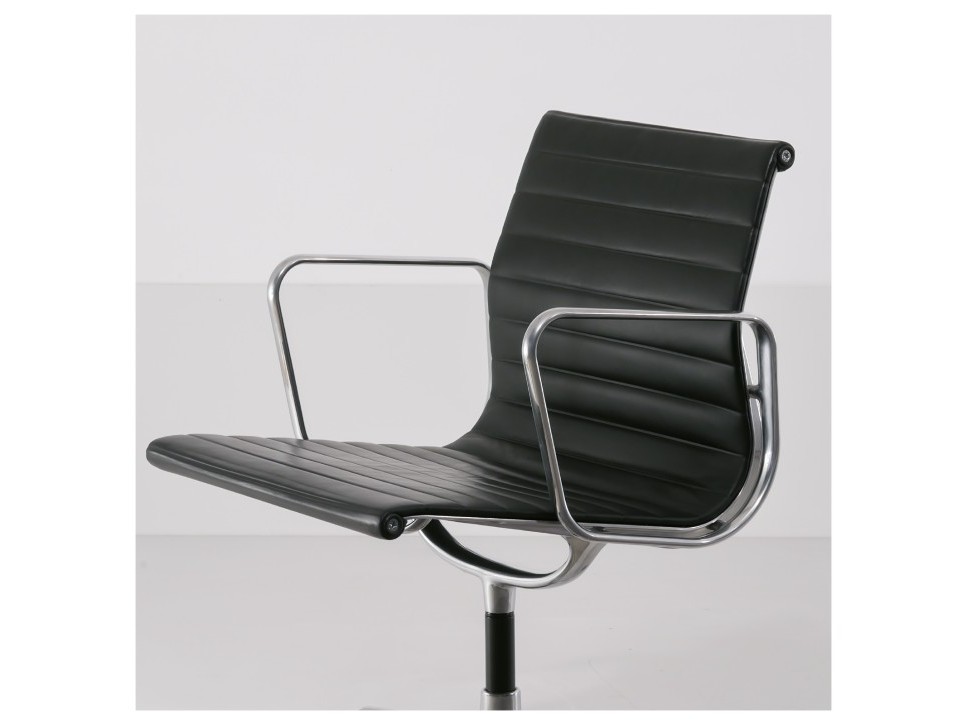 VITRA EA 108 – Eames Aluminium Chair, Leder Schwarz – Bild 7