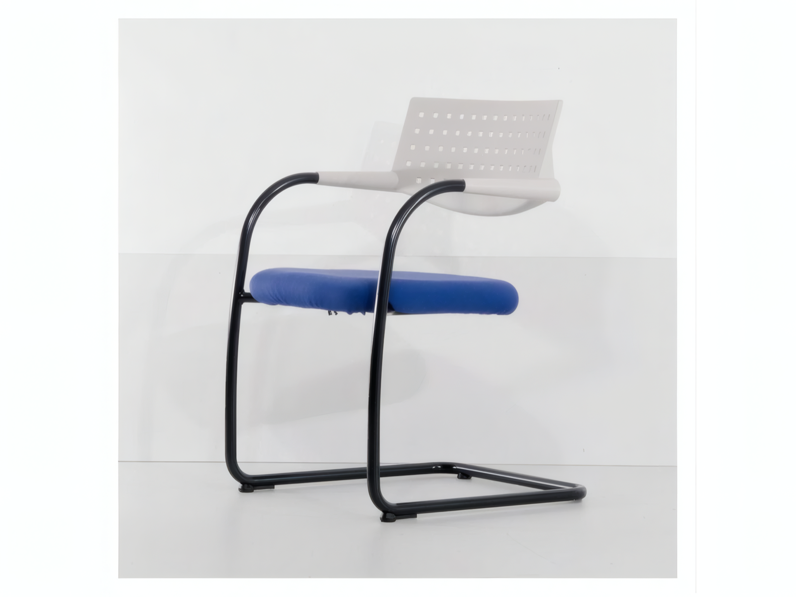 Vitra Visavis Konferenzstuhl Blau Schwarz – Bild 2
