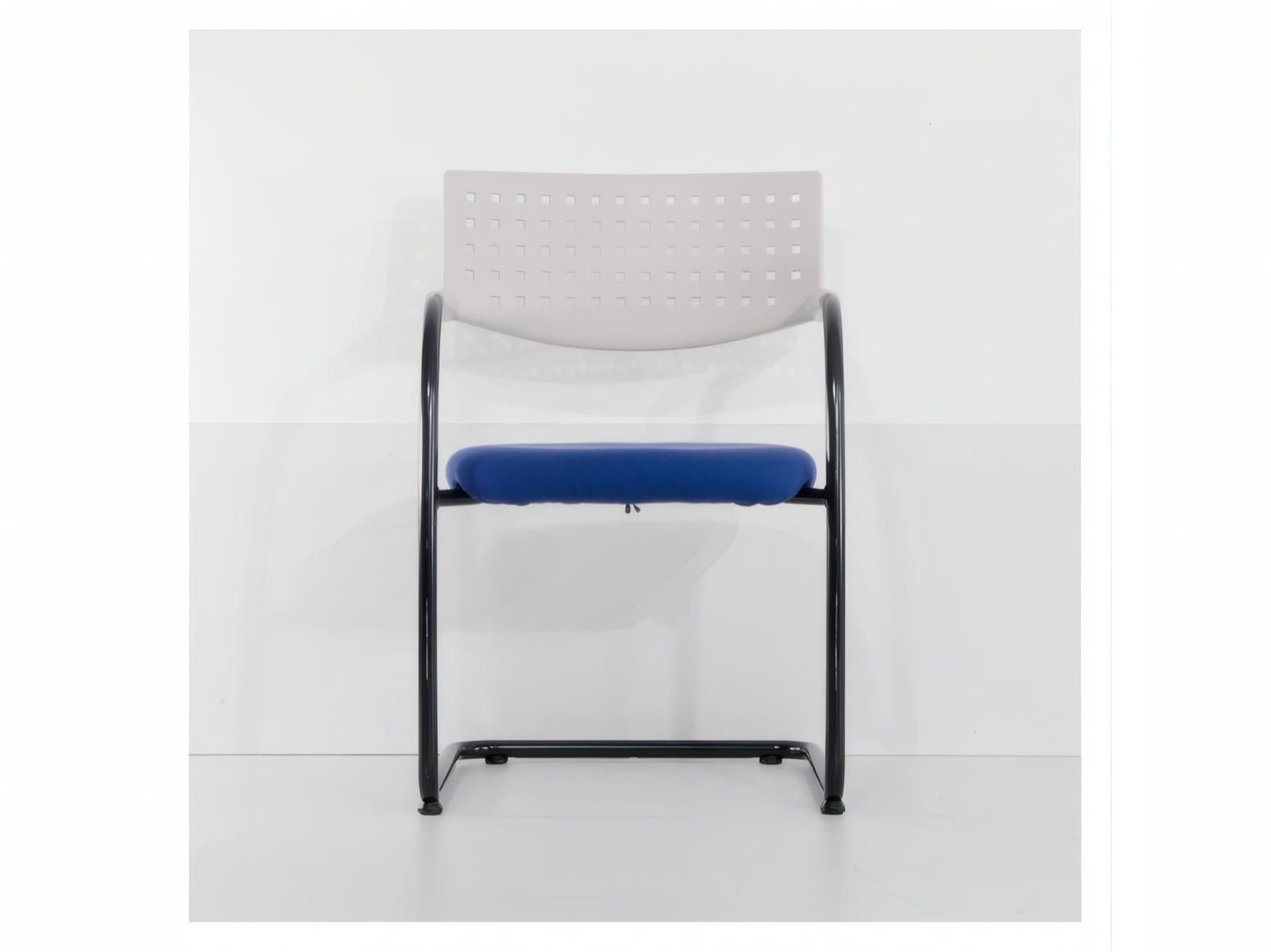 Vitra Visavis Konferenzstuhl Blau Schwarz – Bild 9